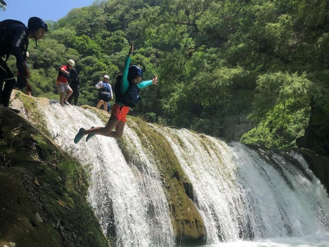 Salto en las cascadas
